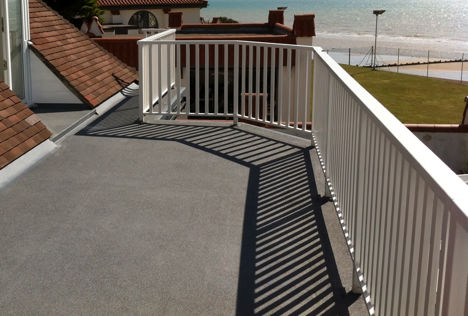 services/flat-roofing-grp.jpg